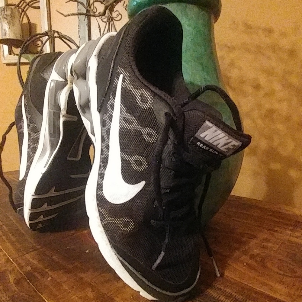 🎉SALE🎉Nike Reax Run 10 - Picture 2 of 8